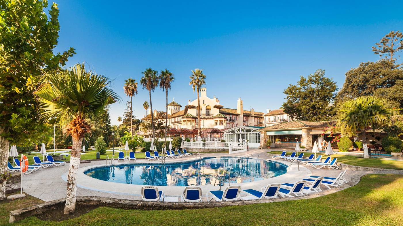 Hoteles-Globales-Reina-Cristina-Pool-2