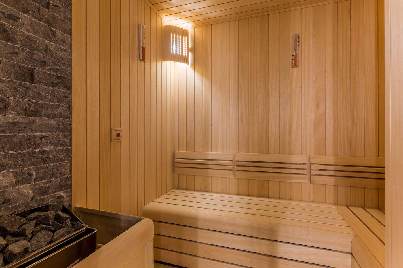 Room-Mate-Emir-Sports-and-Entertainment-90