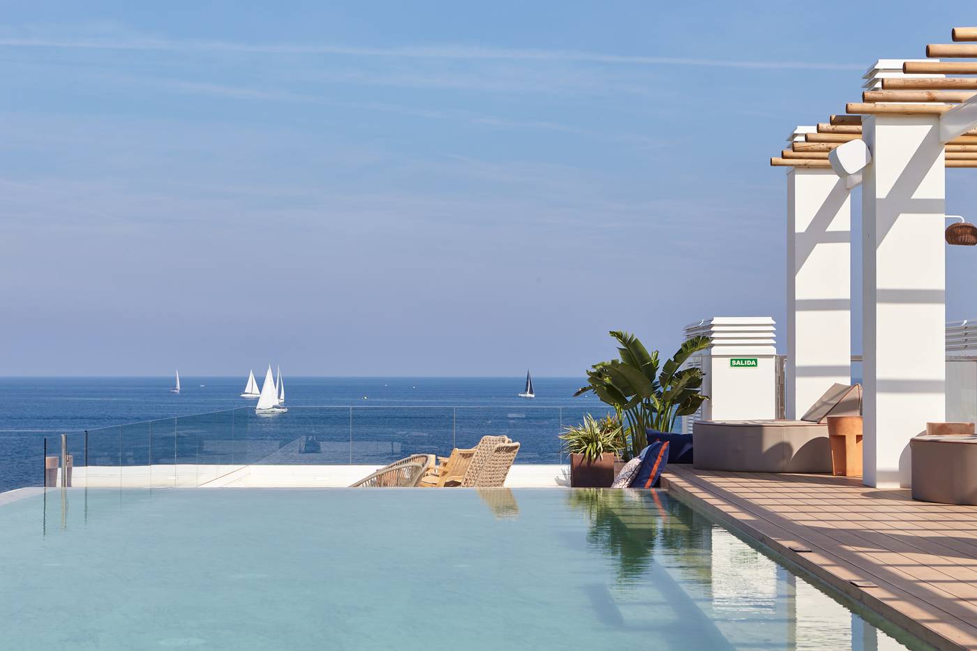 Marina-Palace-Prestige-by-Intercorp-Hotel-Group-Terrace-14