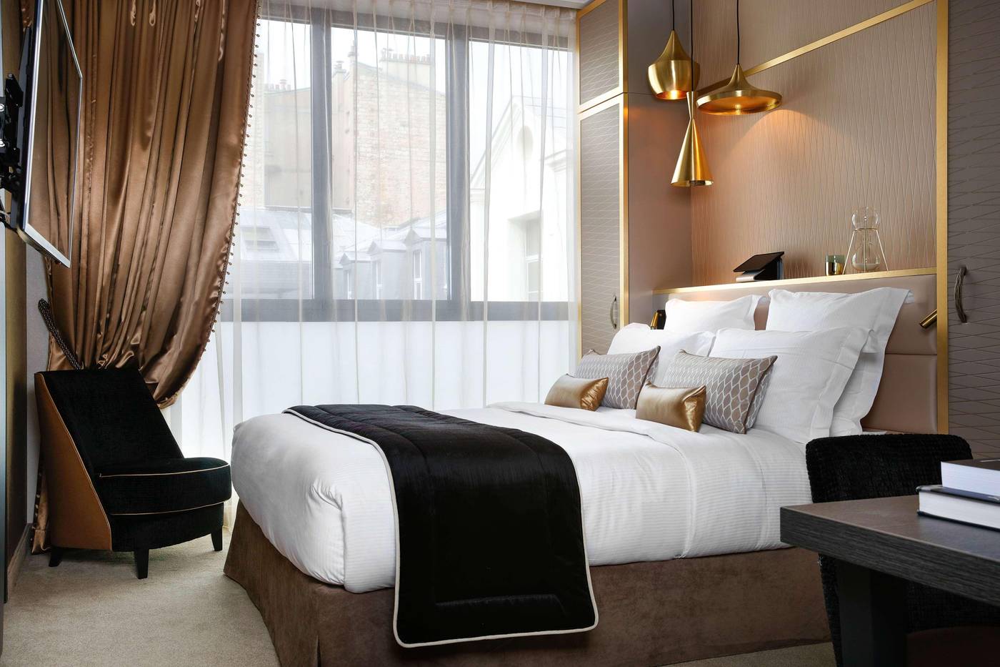 Niepce-Paris-Hotel--Curio-Collection-by-Hilton-Room-18