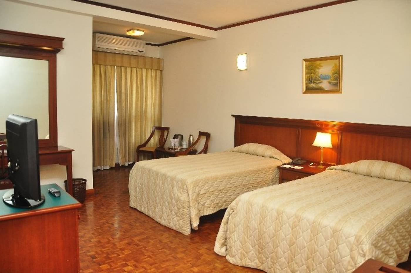Hotel Sapphire Colombo-Sri Lanka-COLOMBO-Room-5