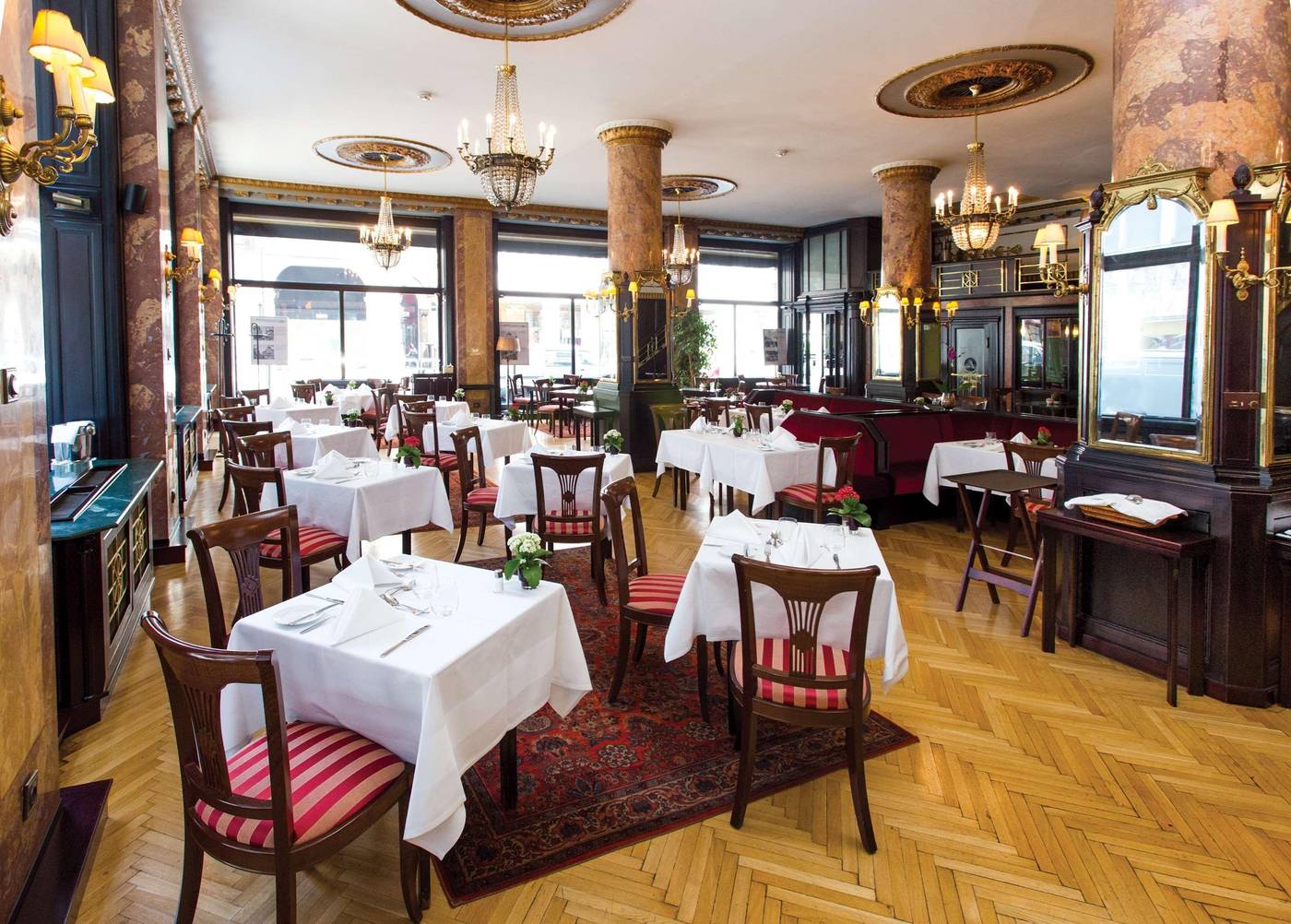 Danubius-Hotel-Astoria-City-Center-Restaurant-39