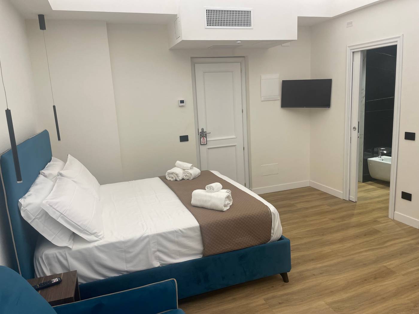 Hotel Tesoro Pompeiano - Italy - Pompei - Room - 9