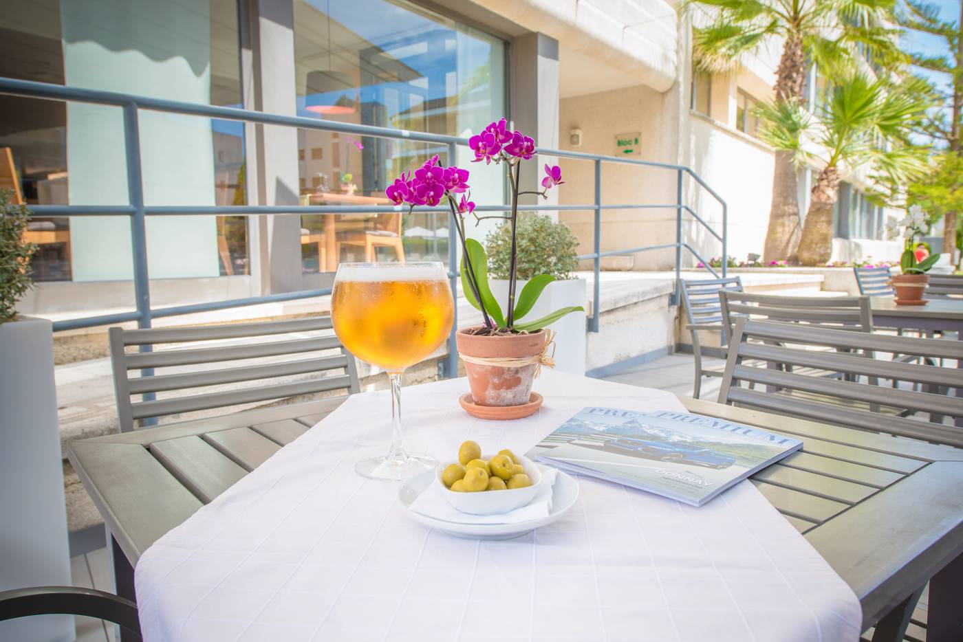 Atenea-Park-Suites---Apartments-Bar-11