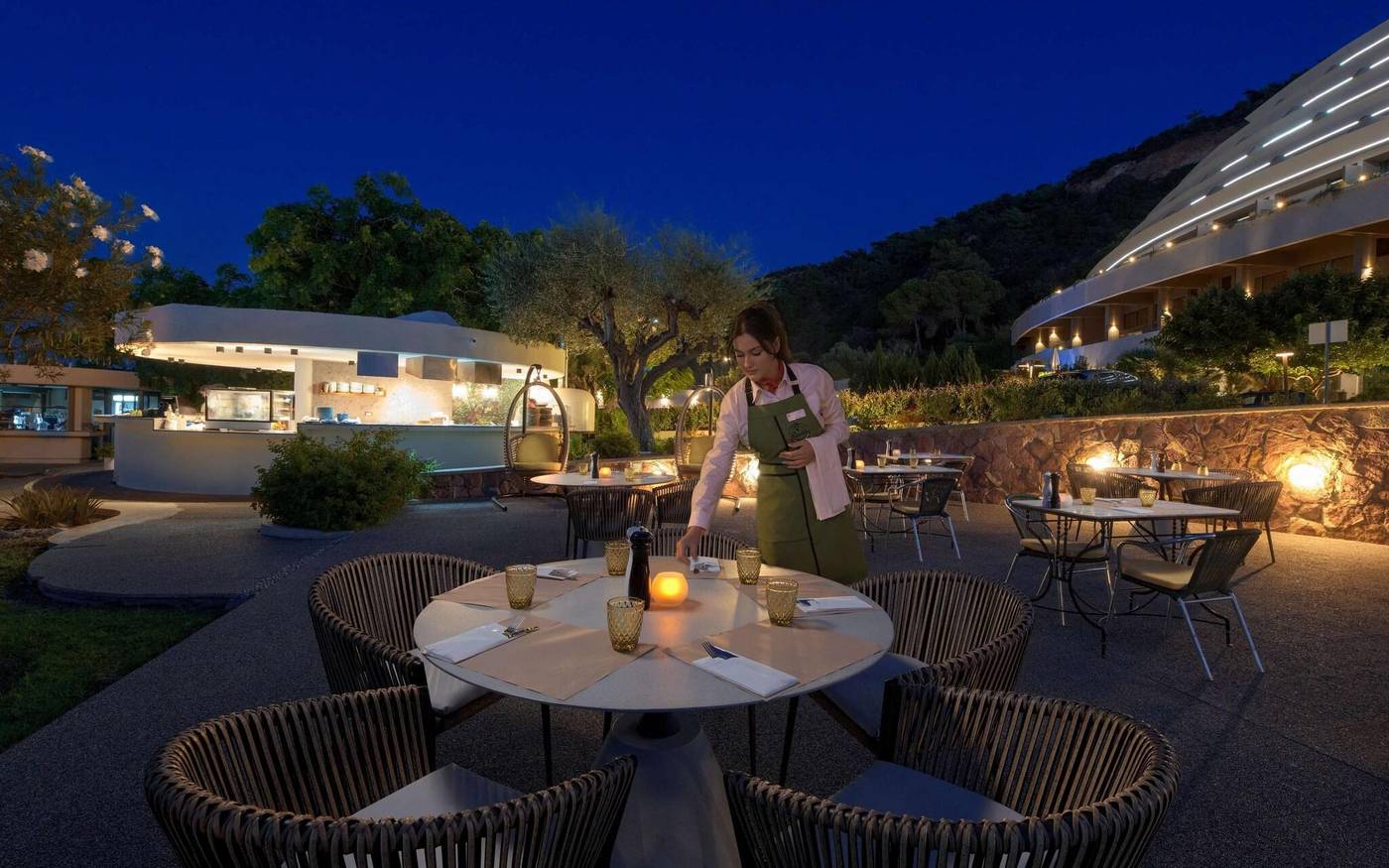 Olympic-Palace-Resort-Hotel---Convention-Center-Restaurant-11