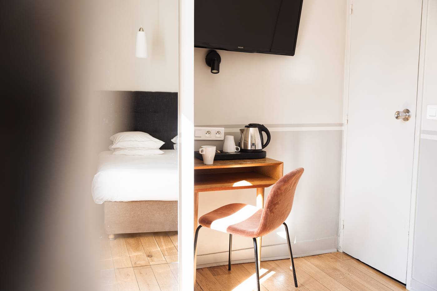 Hotel-Eiffel-Segur-Room-22