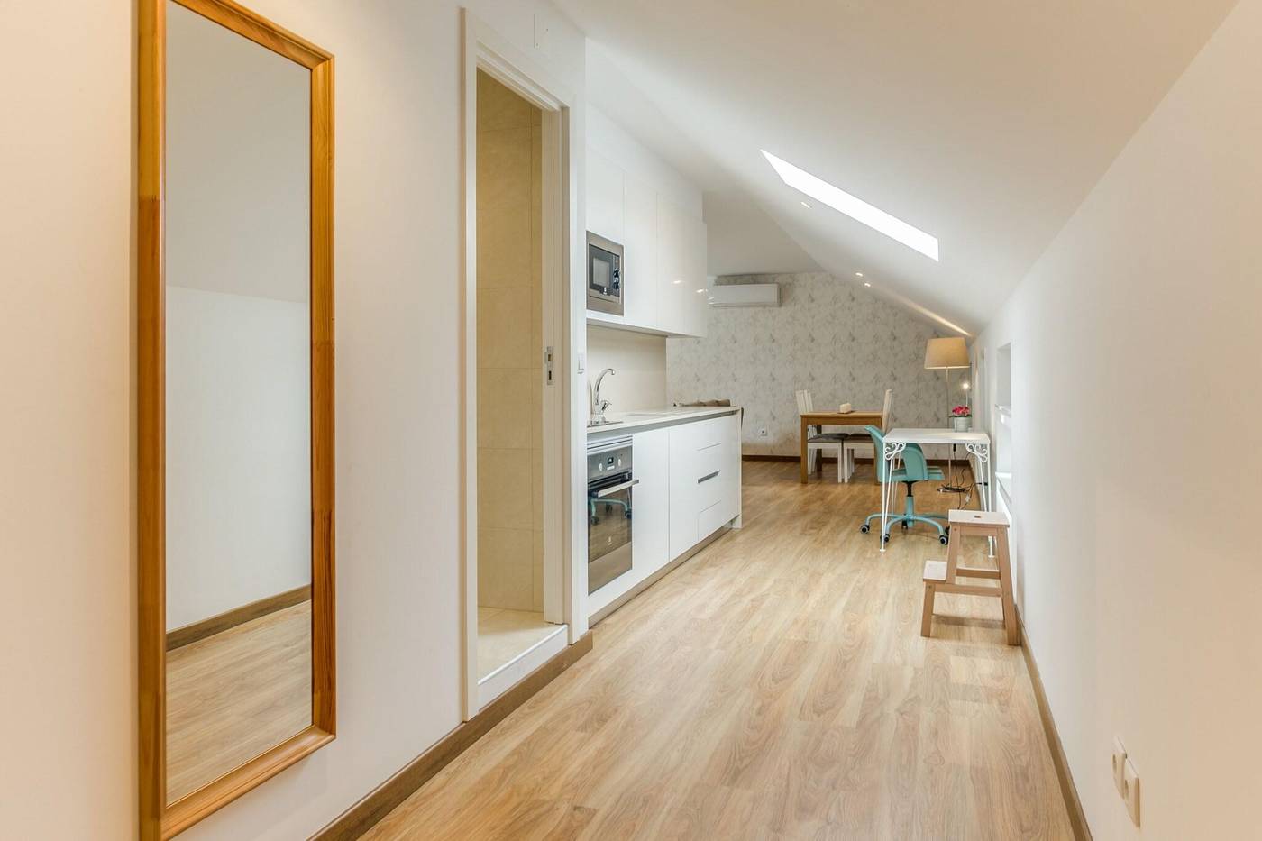 Home-Out-Rooms---Apartments-Room-76