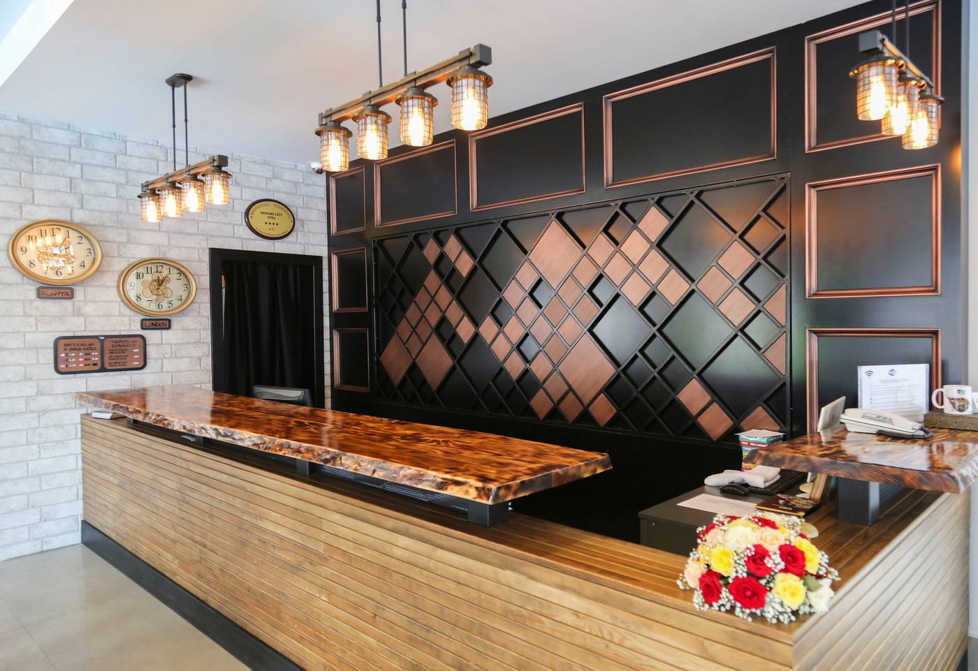 Monart-City-Hotel-Lobby-29