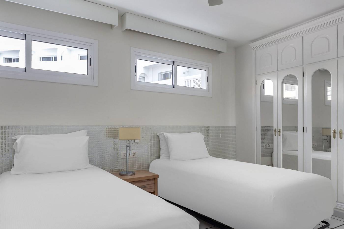 Santa-Barbara-Golf---Ocean-Club-Room-28