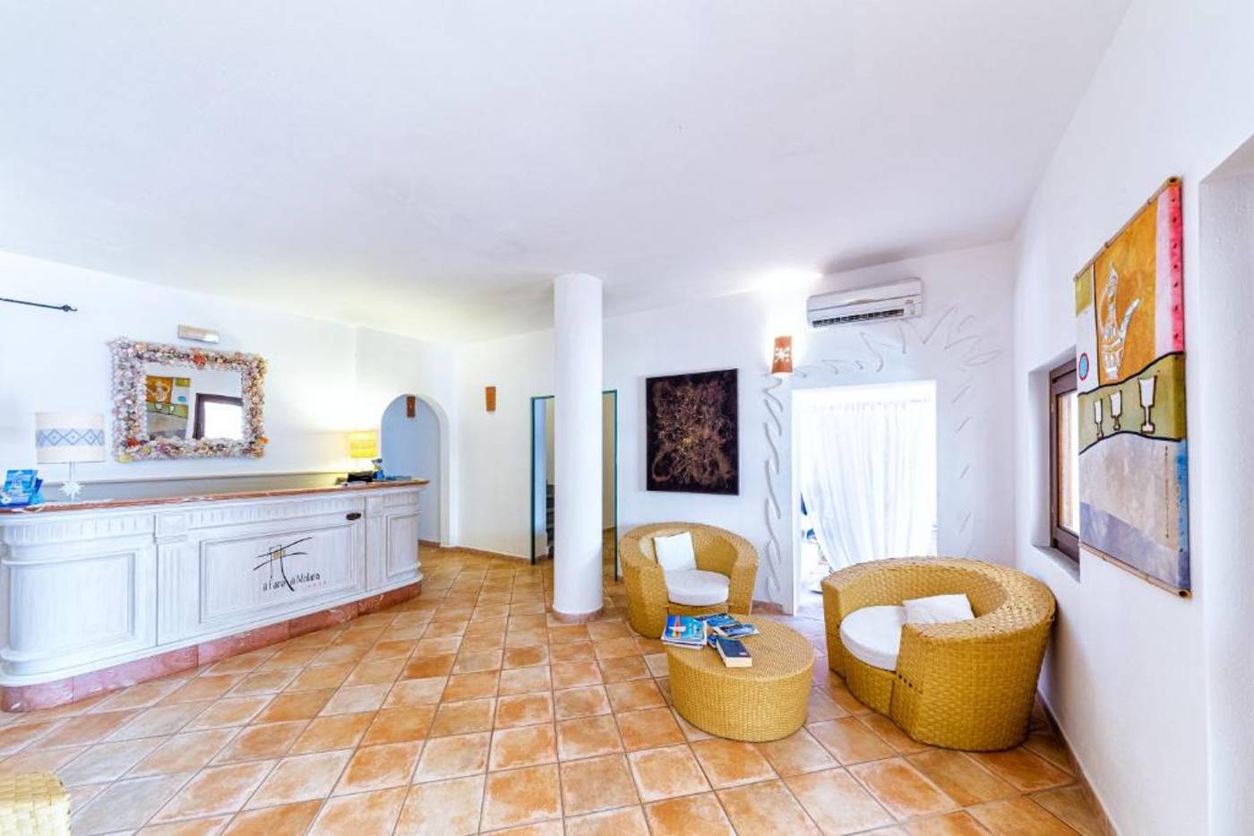 Hotel-Il-Faro-Di-Molara-Lobby-9