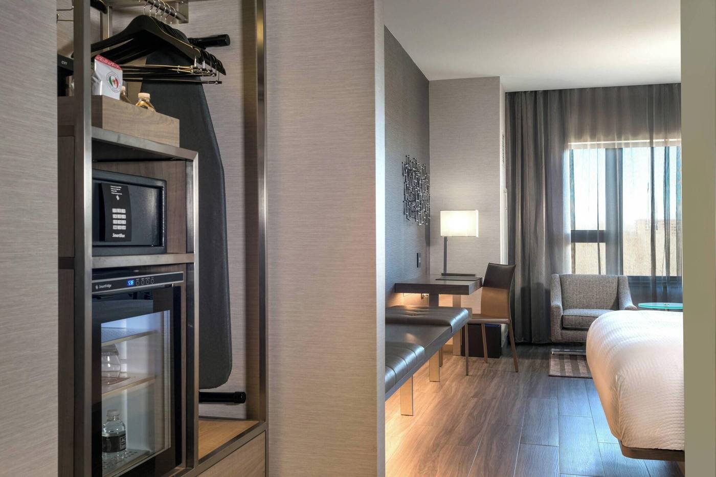 AC-Hotel-Boston-Cambridge-Room-16