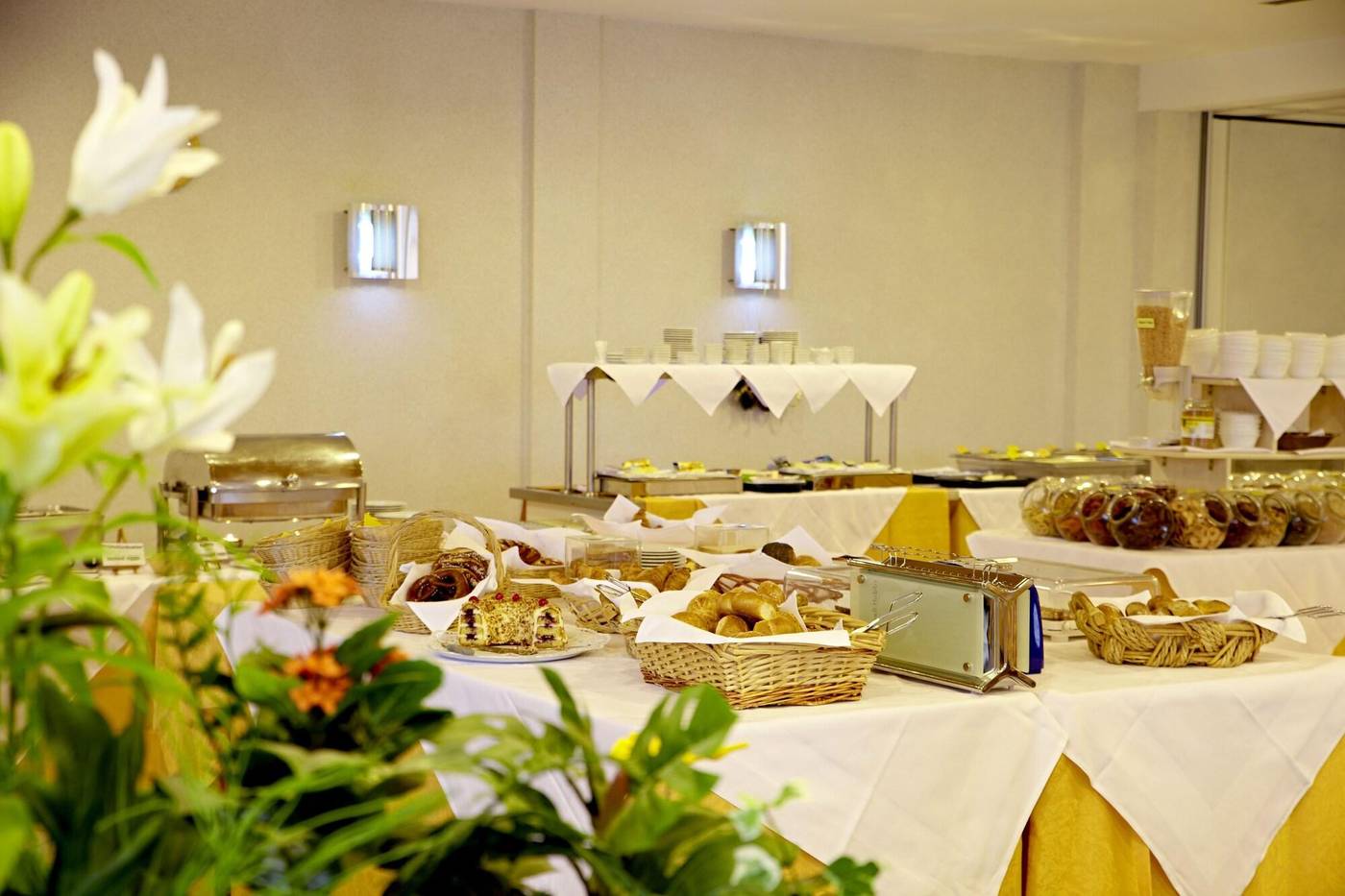 Hotel Sonnenhof Dietzenbach - Germany - DIETZENBACH - Restaurant - 7