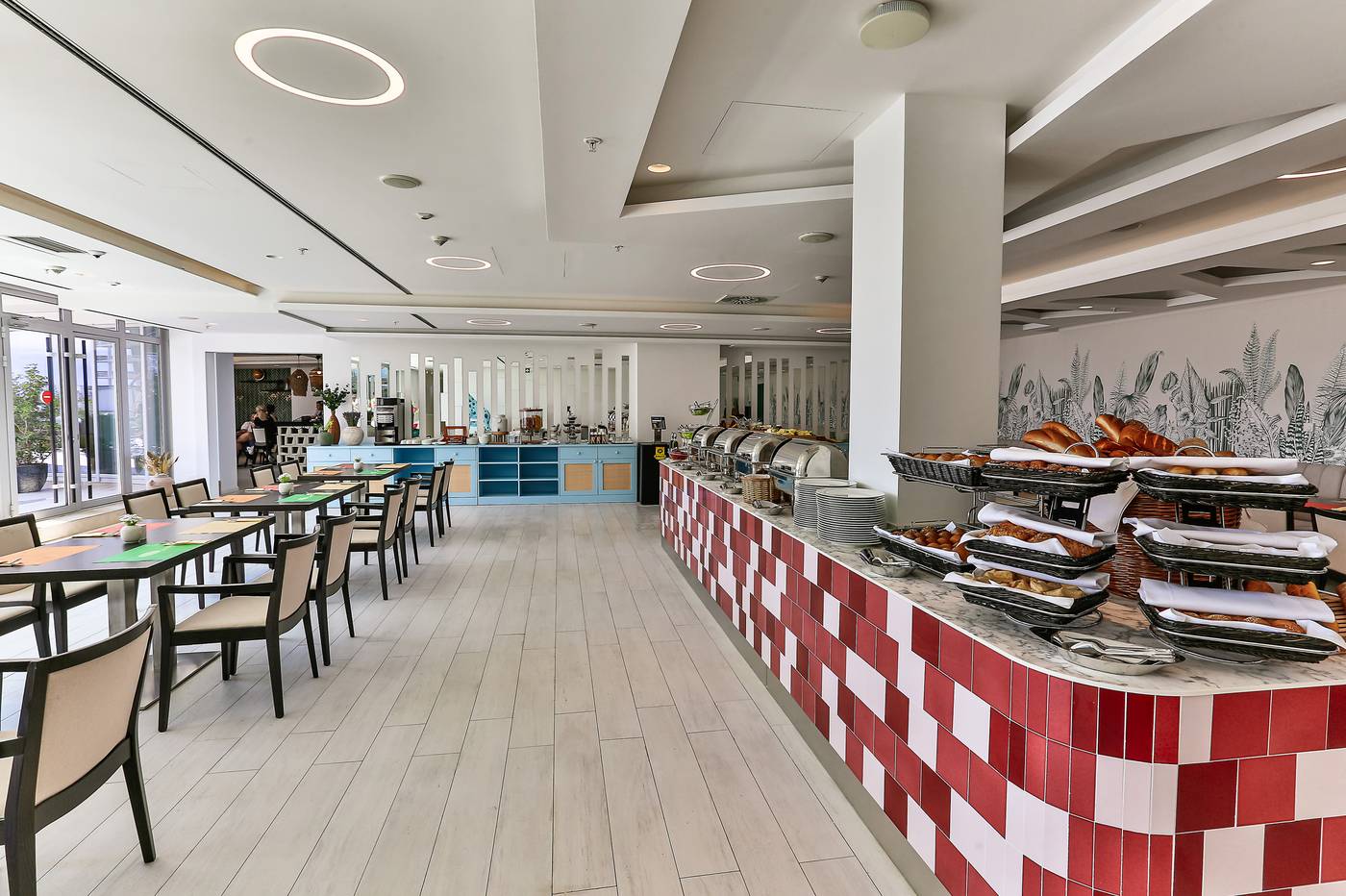 Hotel-Tq-Plaza-Restaurant-28