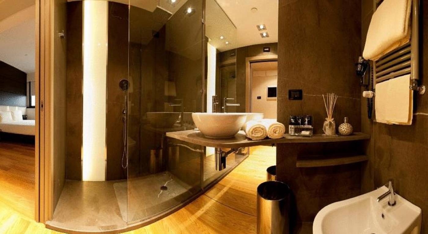 Best-Western-Plus-The-Hub-Hotel-Room-26