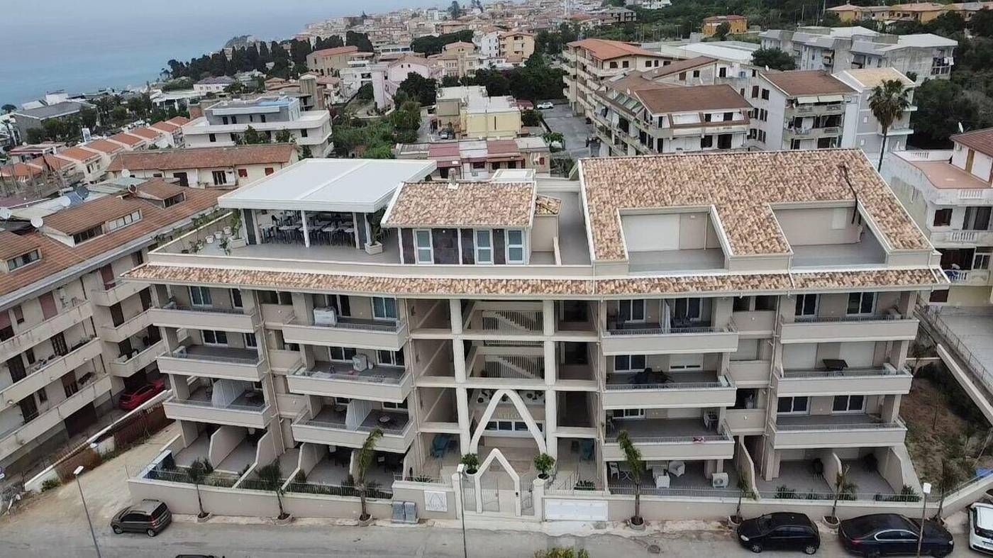 Middle Town Palace-Italy-Tropea-General view-10