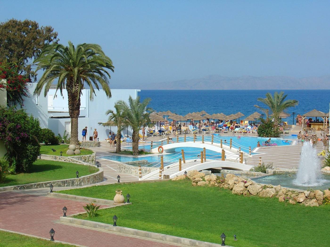 Avra-Beach-Resort-Hotel---Bungalows-General-view-11