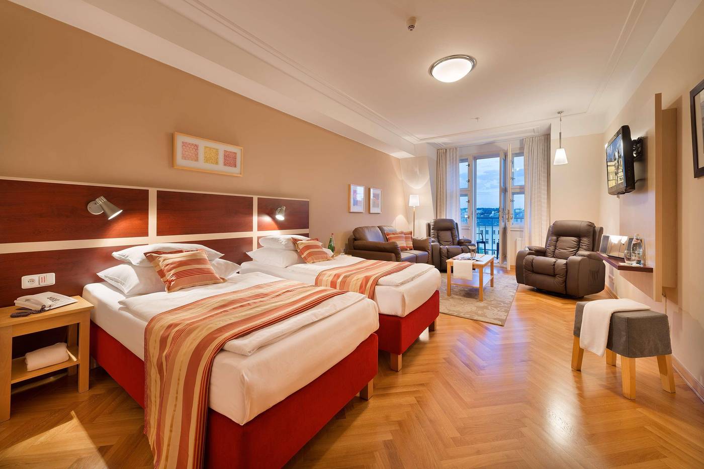 EA-Hotel-Julis-Room-17