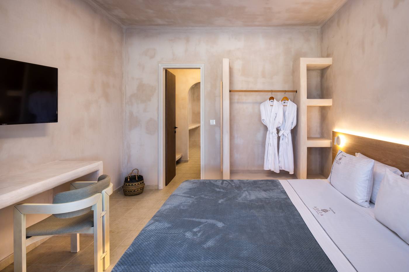 Aelia-Luxury-Suites-Room-27