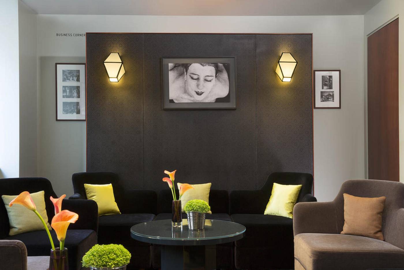 Hotel-A-la-Villa-des-Artistes-Lobby-18