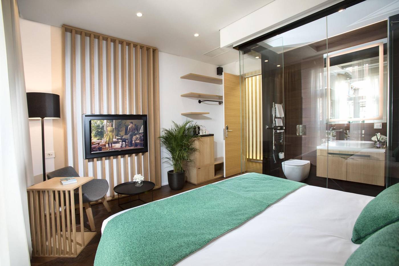 Dominic Smart & Luxury Suites Parliament-Serbia-BELGRADE-Room-9