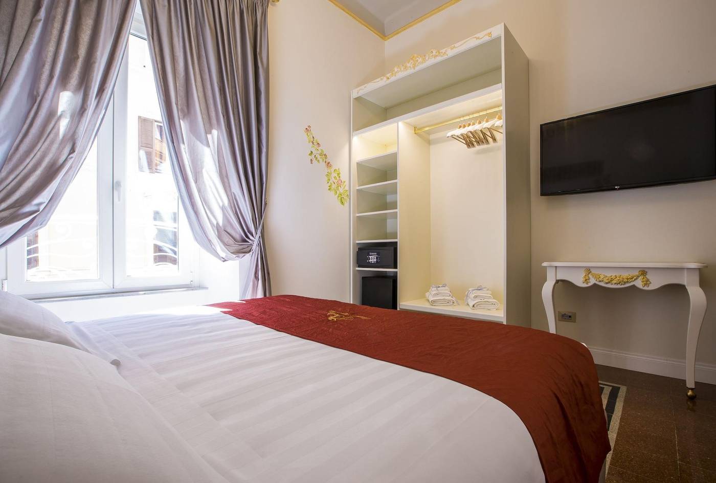 Trastevere-Royal-Suite-Room-13