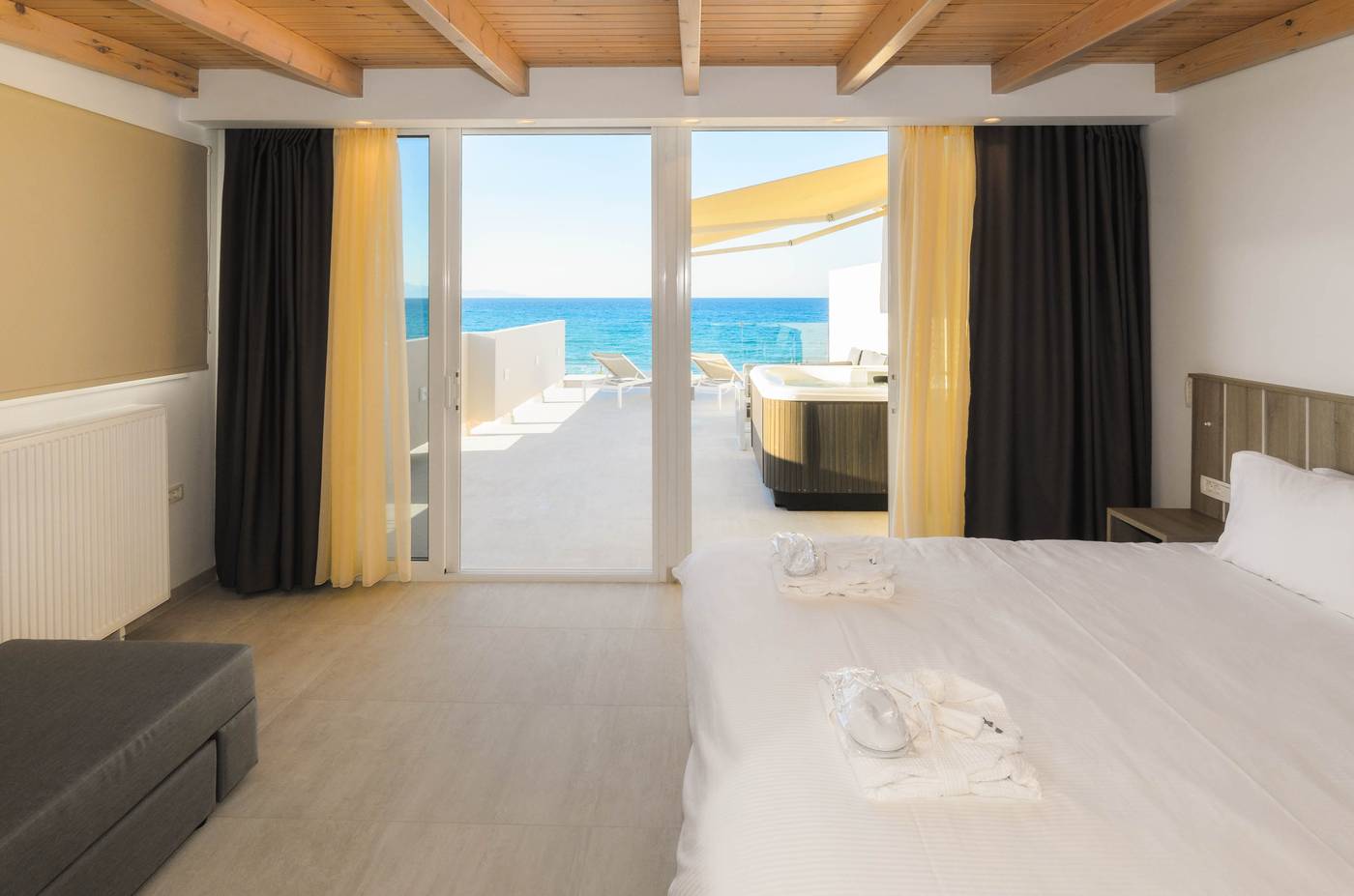 Iakinthos-Tsilivi-Beach-Room-22