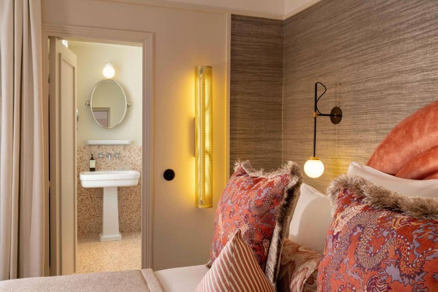 Hotel-Chaplain-Rive-Gauche-Room-16