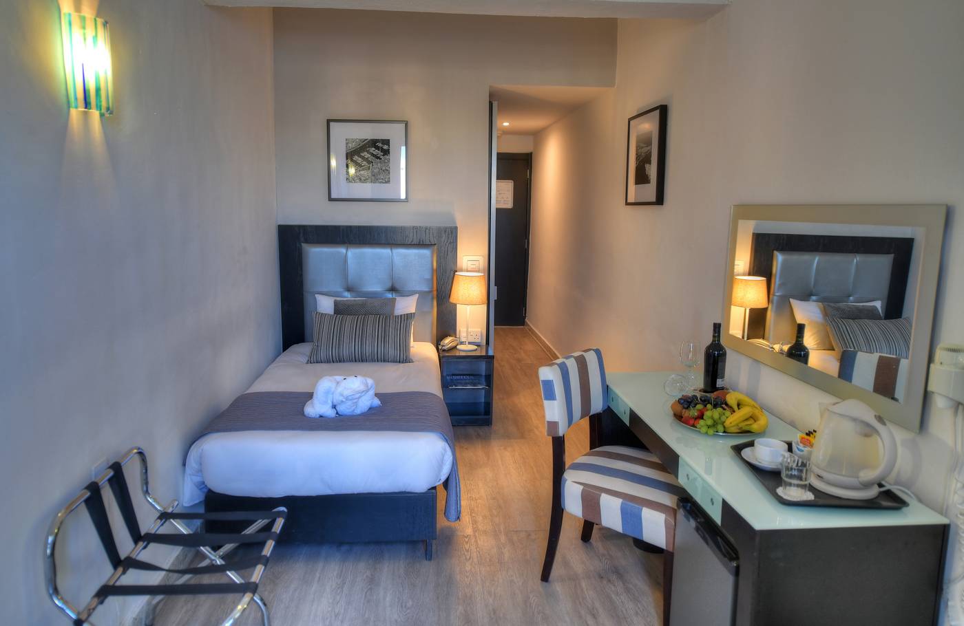 St-Julians-Bay-Hotel-Room-9