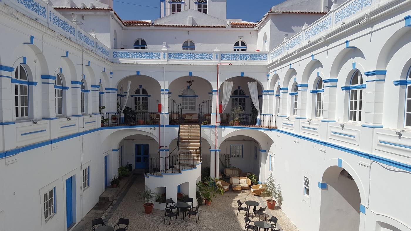 Hotel-De-Moura-Terrace-17