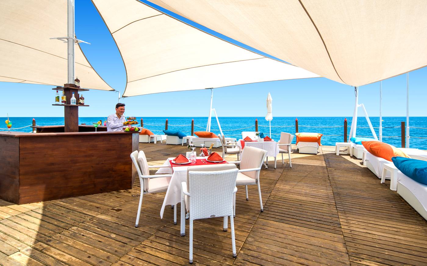 Onkel-Resort-Terrace-62