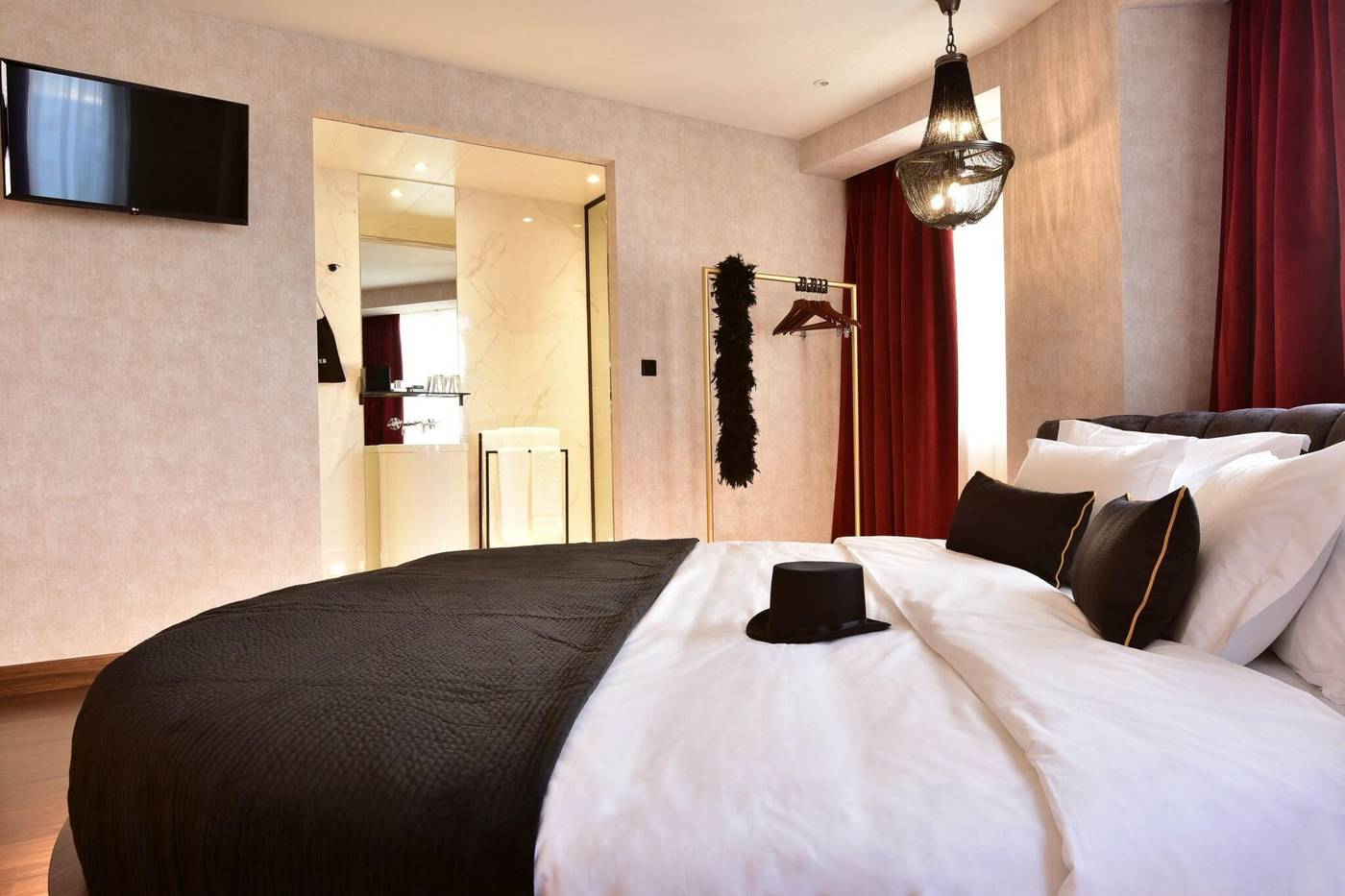 Maxime-Hotel-Room-10