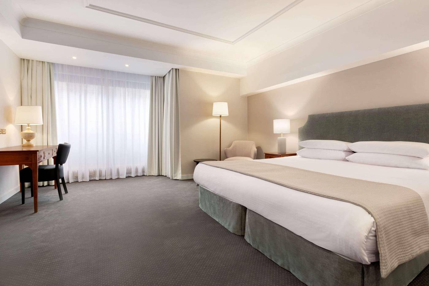 Hotel-Avenue-Louise-Brussels-Trademark-Collection-Room-18