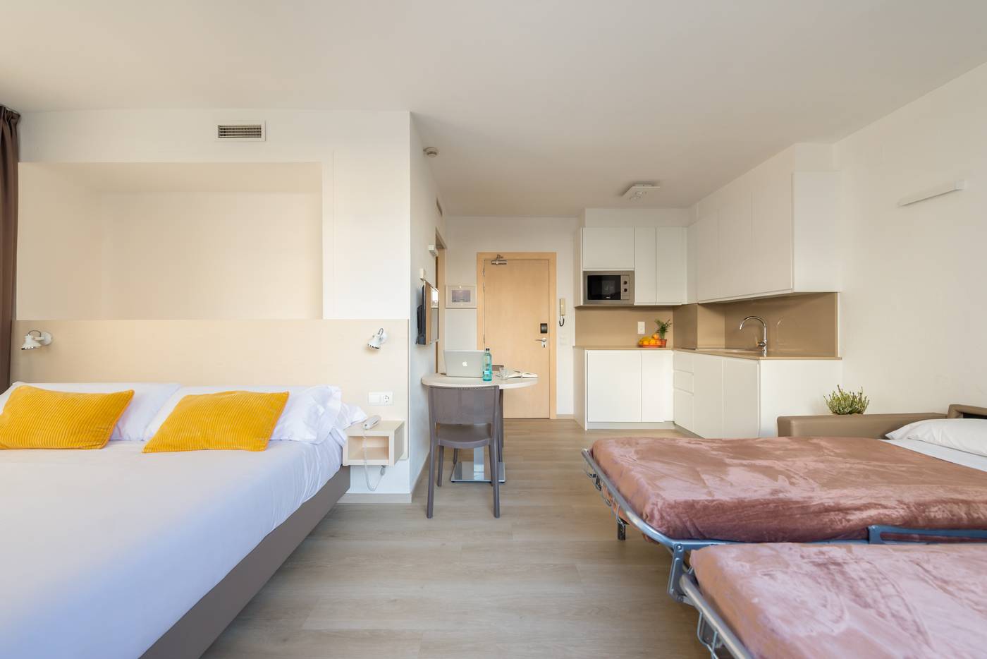 Atenea-Park-Suites---Apartments-Room-22