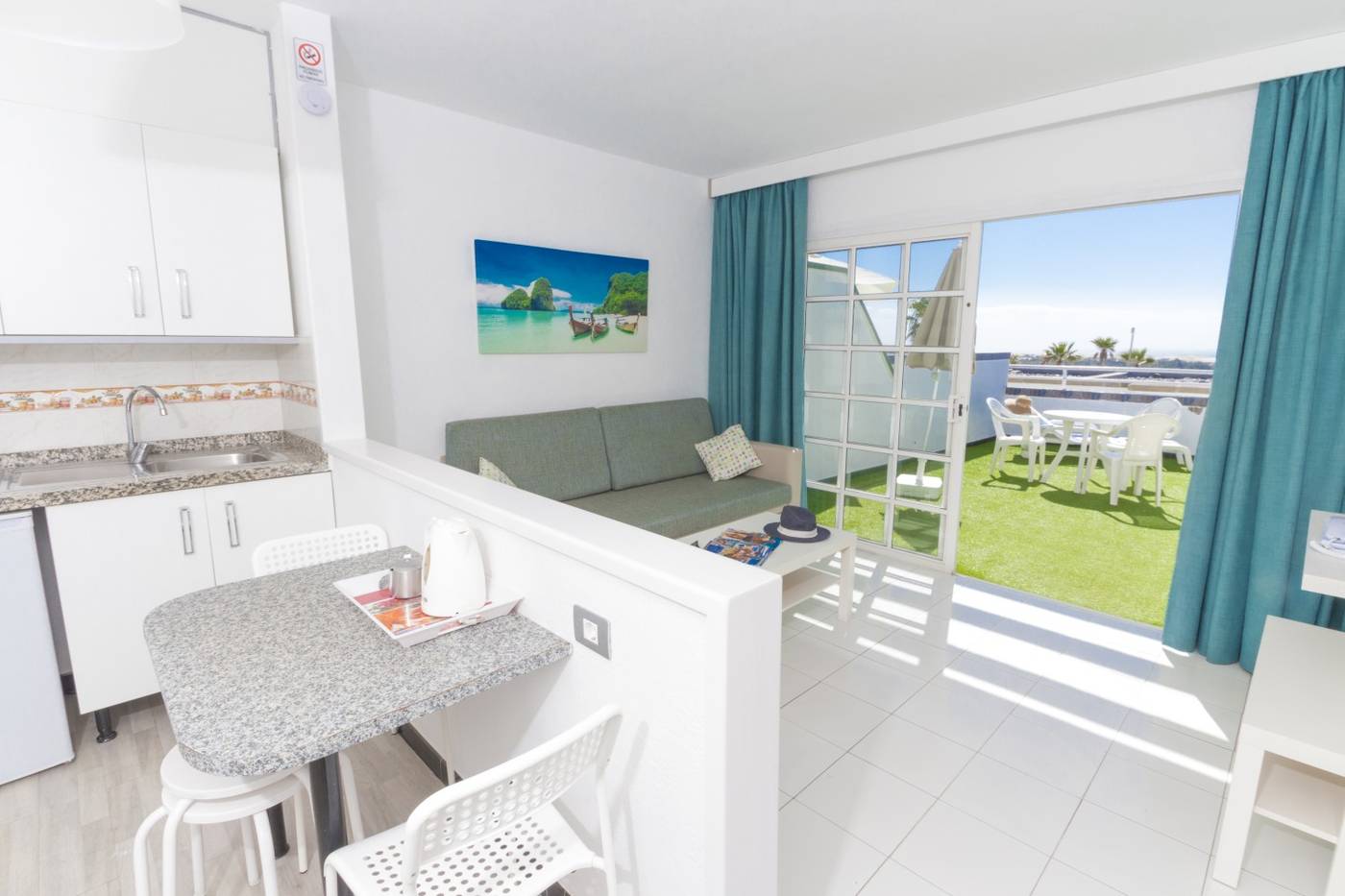 Vista-Oasis-Bungalows-Room-19