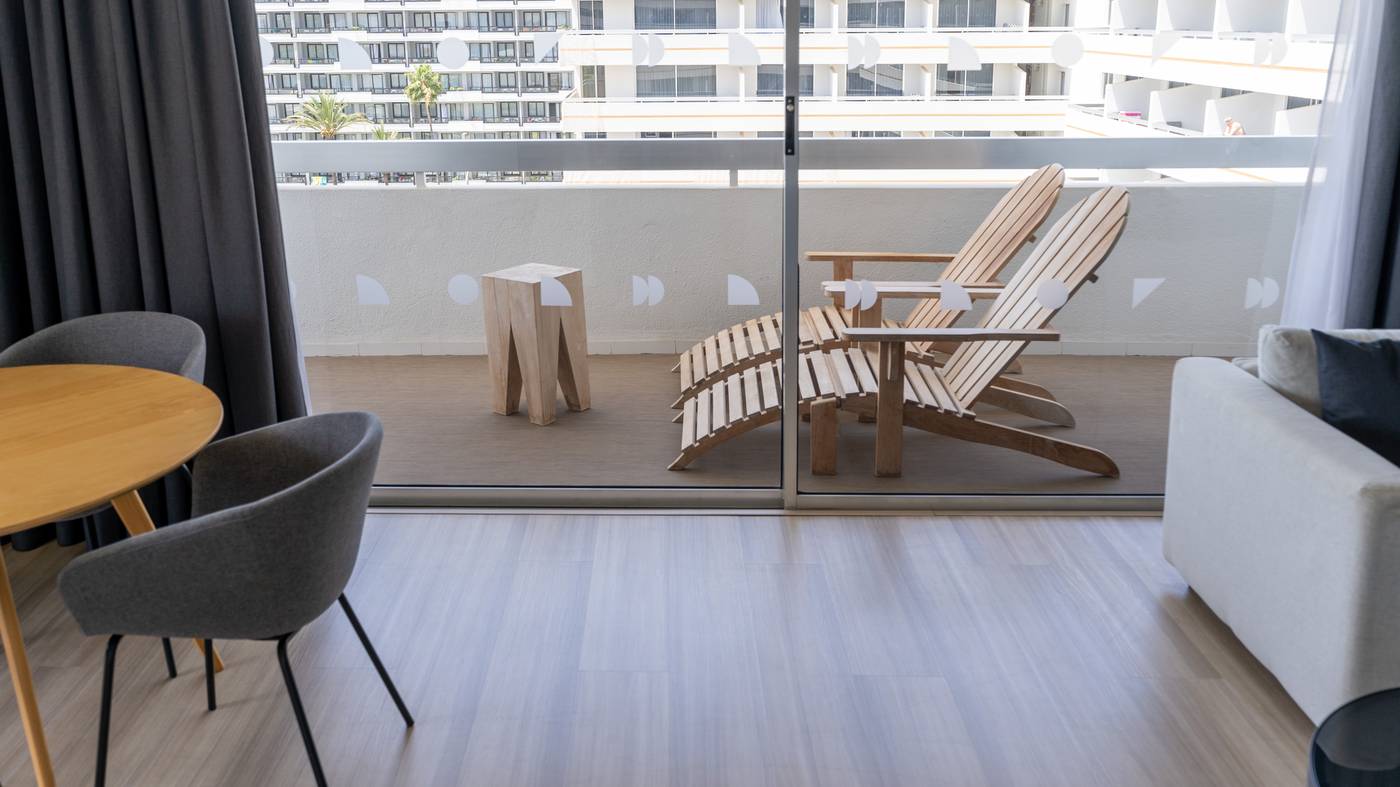 Coral-Suites---Spa---Adults-Only-Room-36