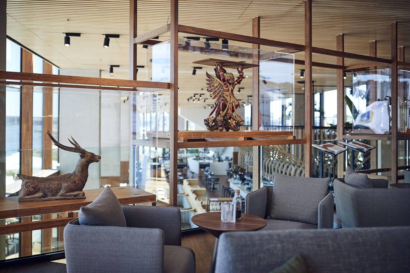 Hotel-Jakarta-Amsterdam-Lobby-8