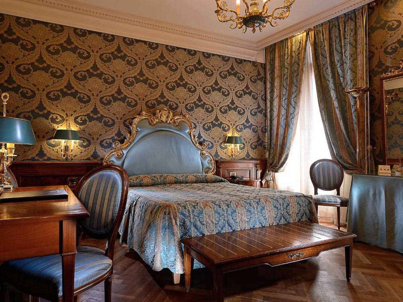 San-Marco-Luxury---Bellevue-Luxury-Suites-Room-1