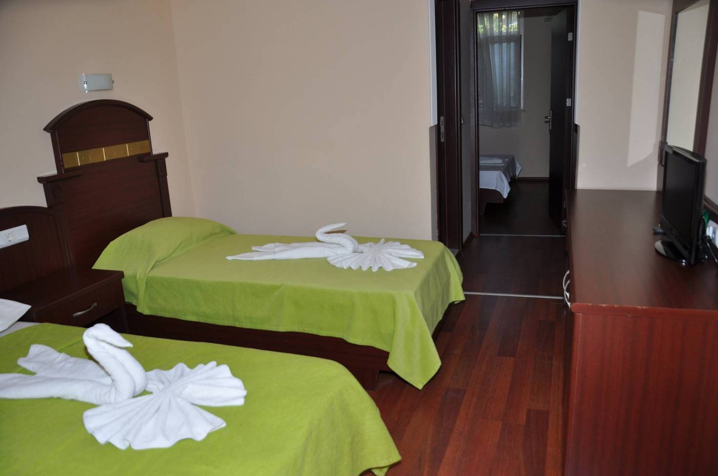 Side-Sunberk-Room-24