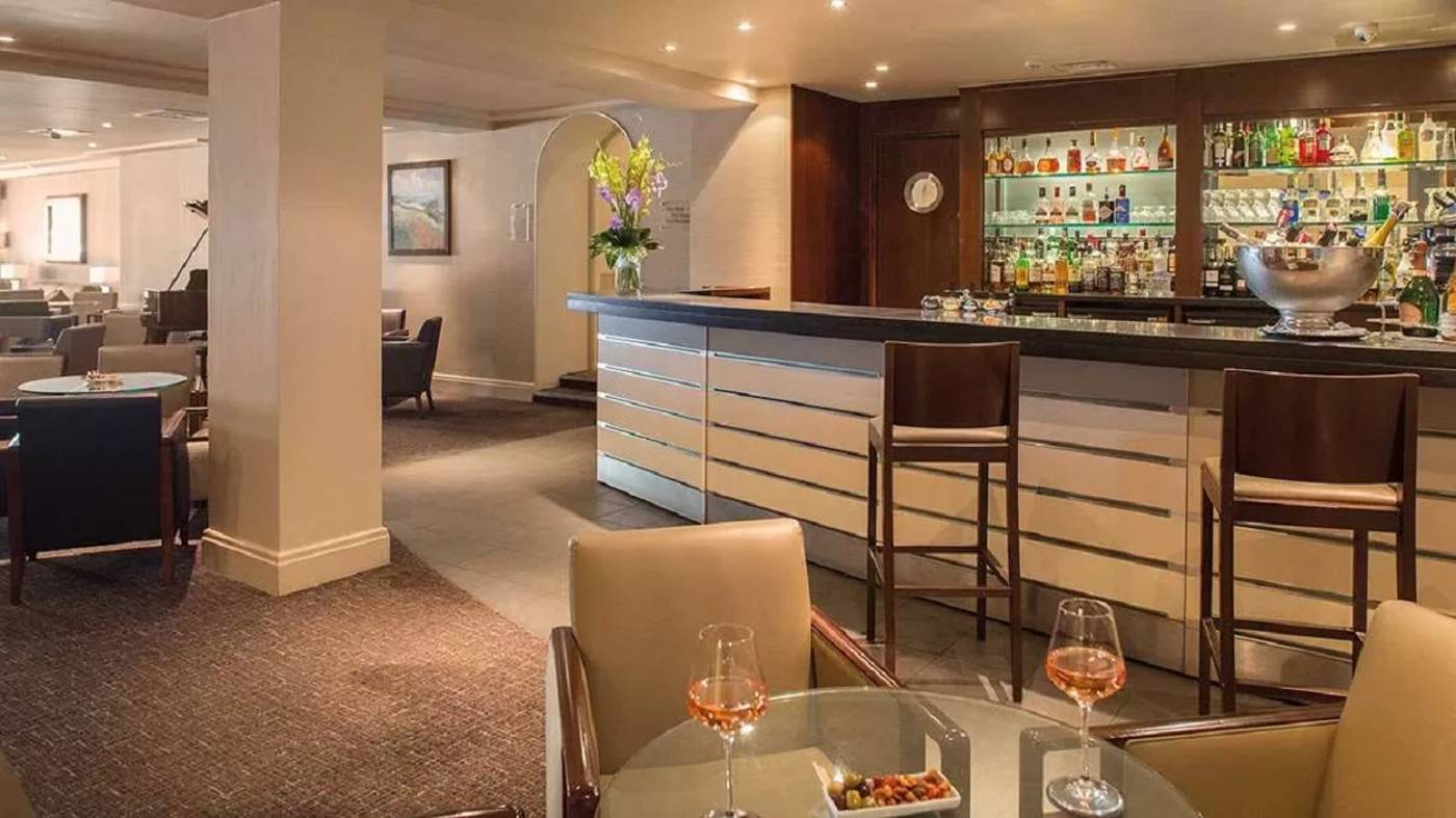 L-Horizon-Beach-Hotel---Spa-Bar-6