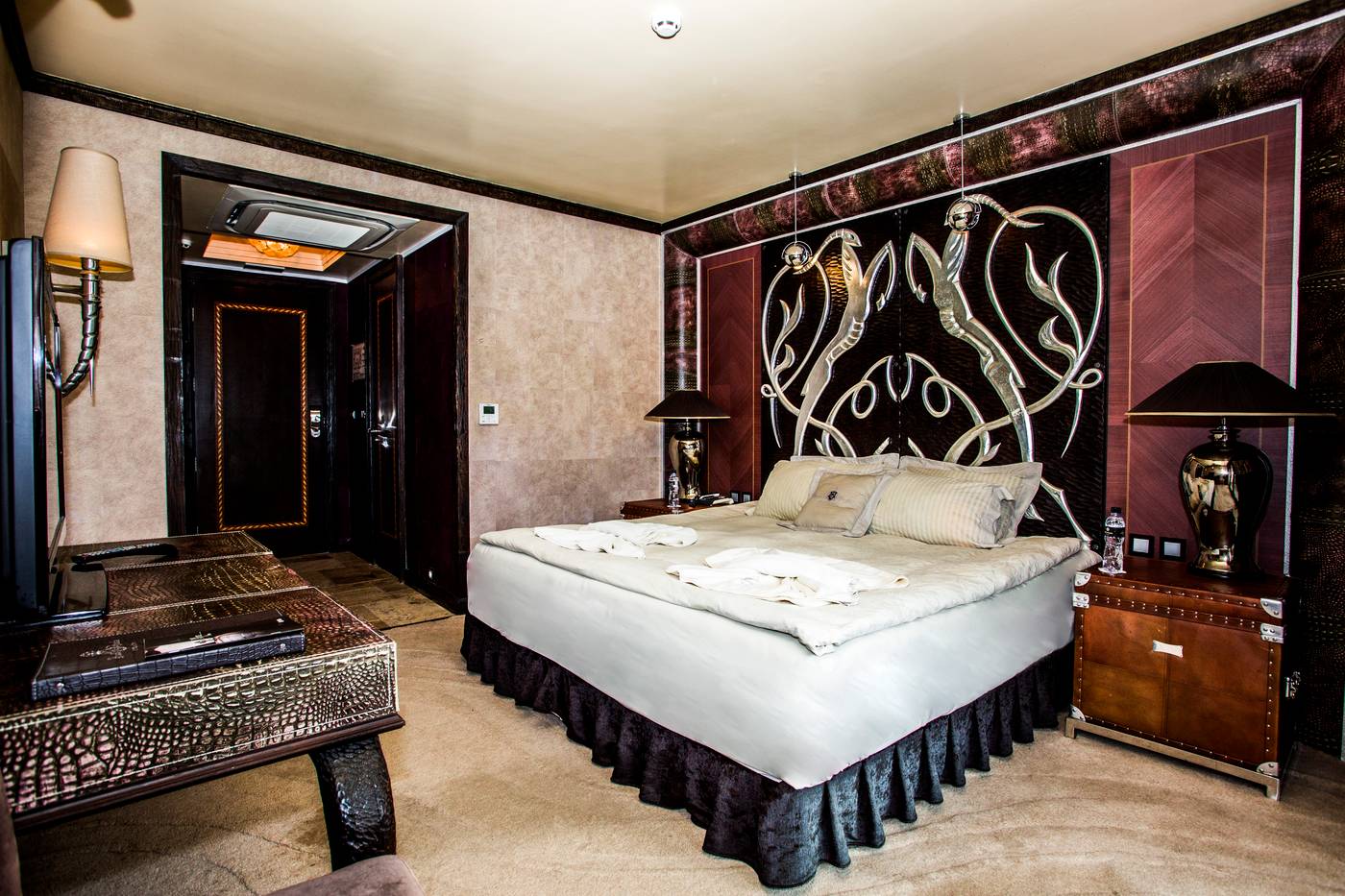 Royal-Castle-Room-21