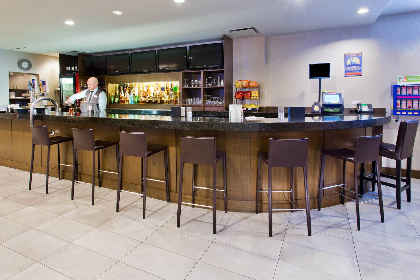 Holiday-Inn-Vancouver-Centre--Broadway--Bar-4