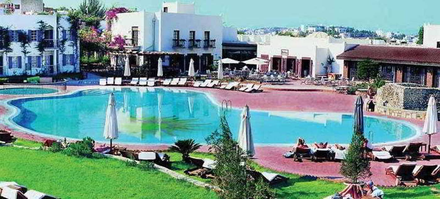 L-Ambiance-Pool-5