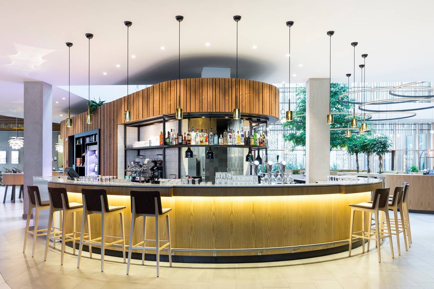 Novotel-Amsterdam-Schiphol-Airport-Bar-11
