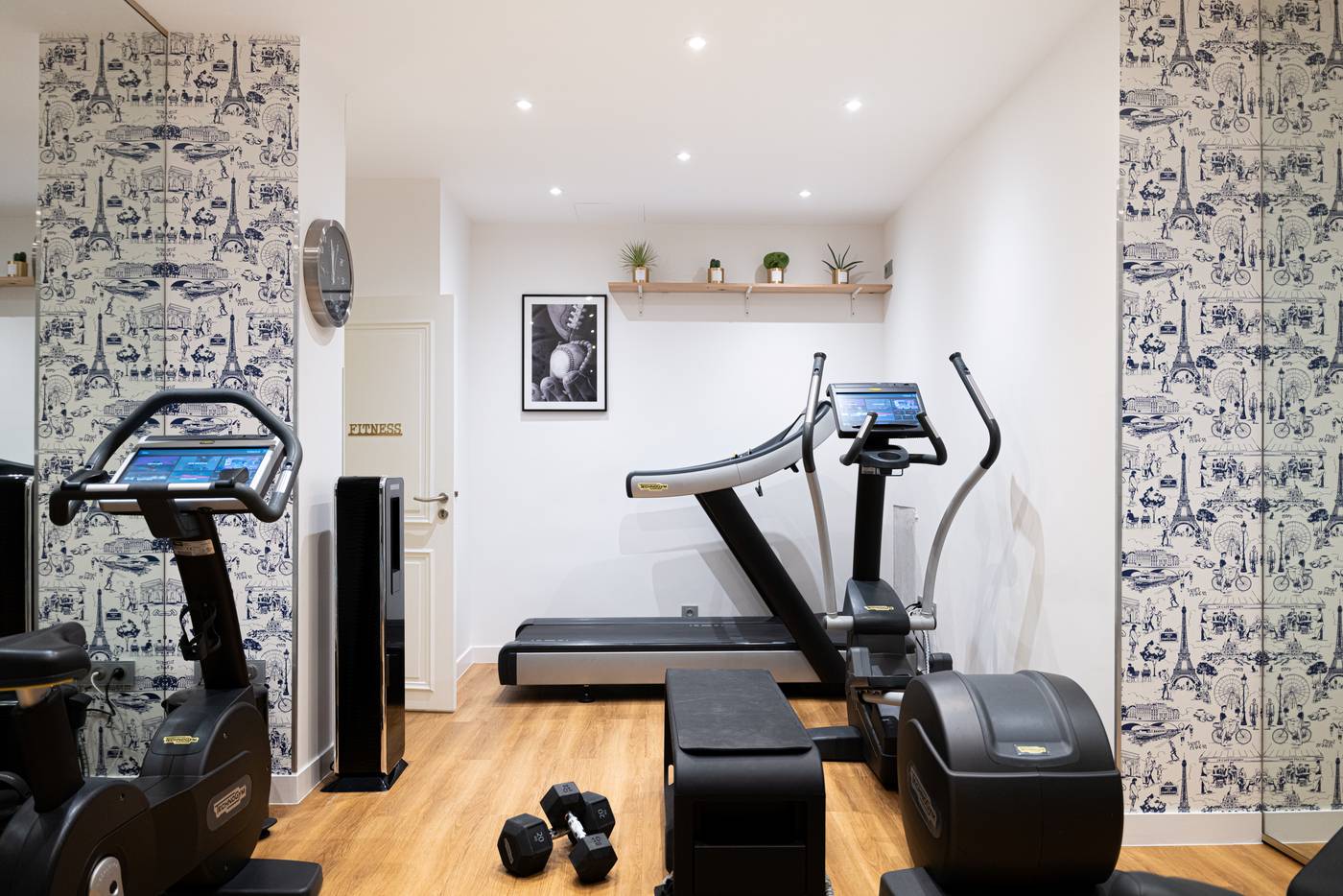 Baltimore-Paris-Sports-and-Entertainment-70