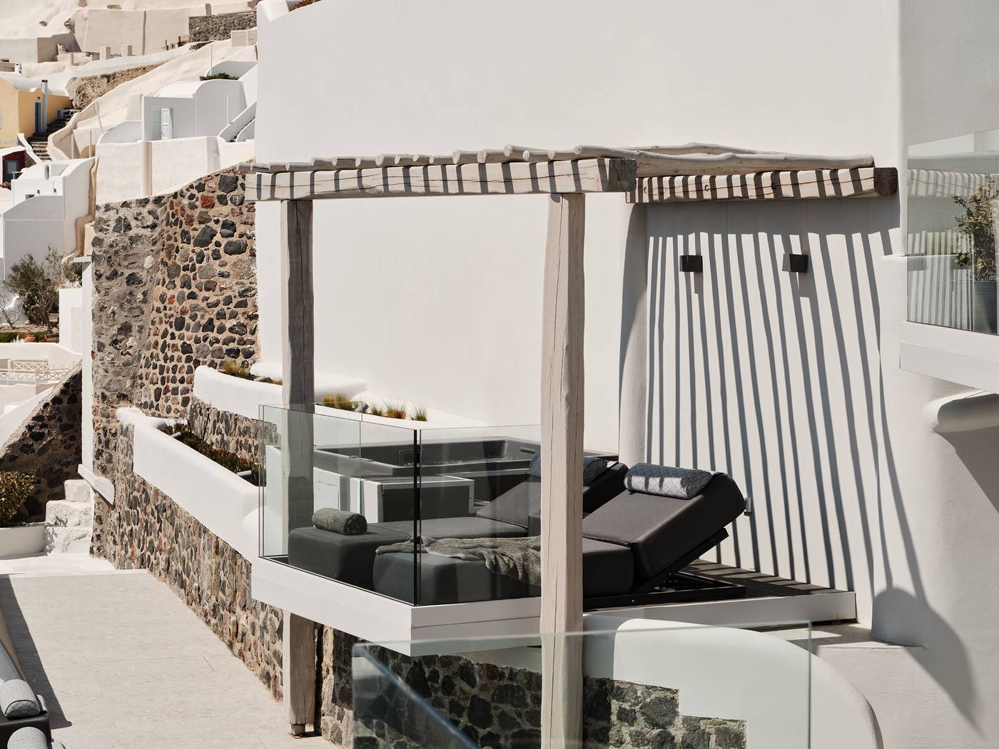 Hom-Santorini-Room-9