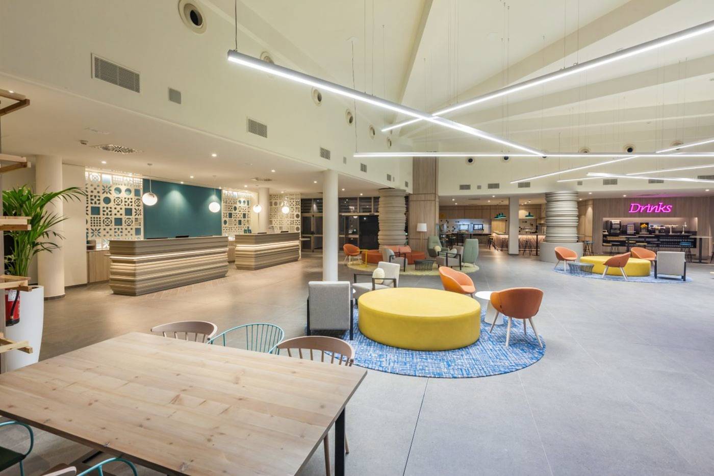 Abora-Interclub-Atlantic-by-Lopesan-Hotels-Lobby-57