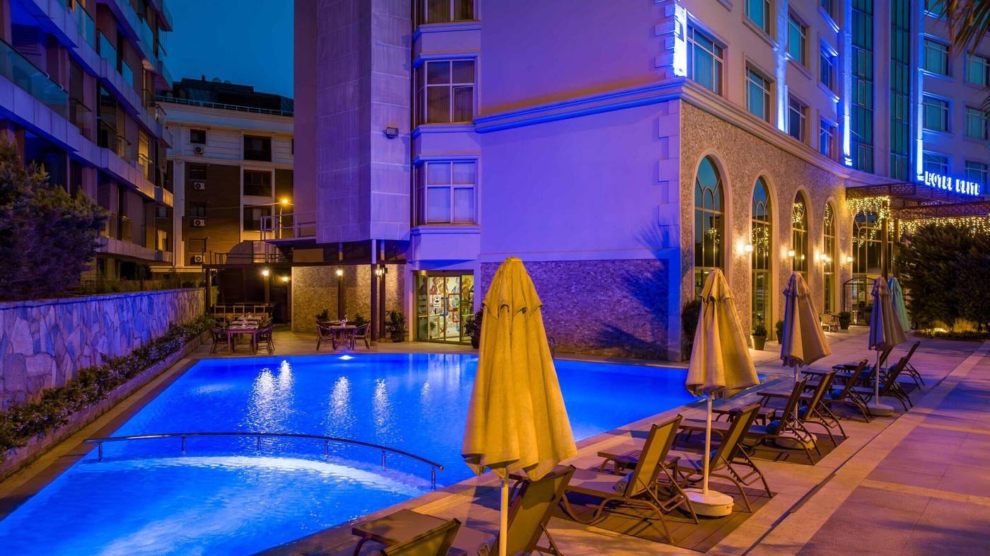 Elite-Hotel-Dragos-Pool-35