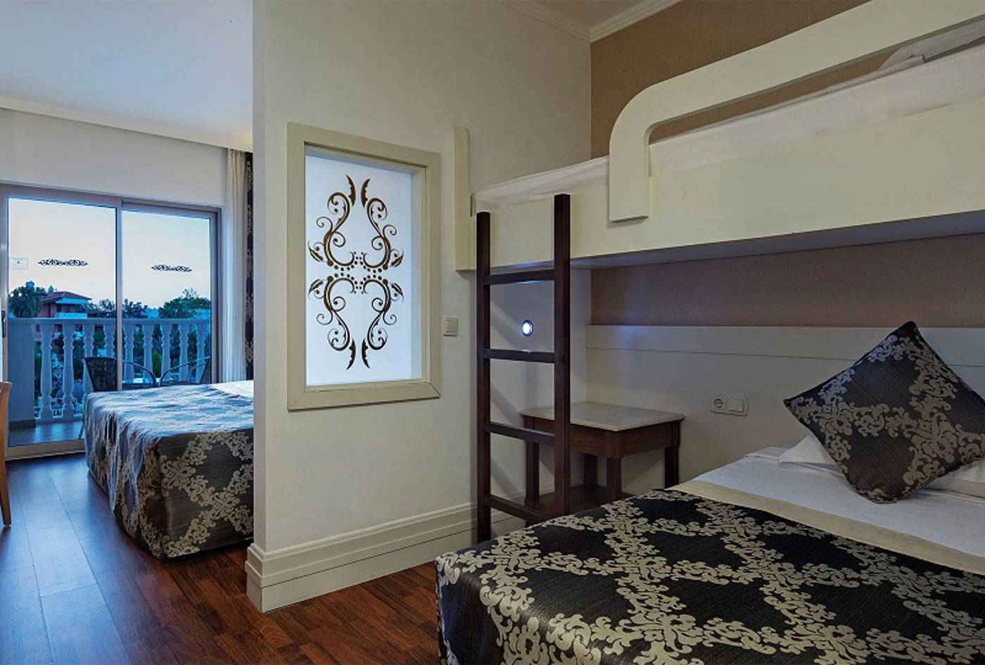 Alba-Queen-Hotel-Room-27