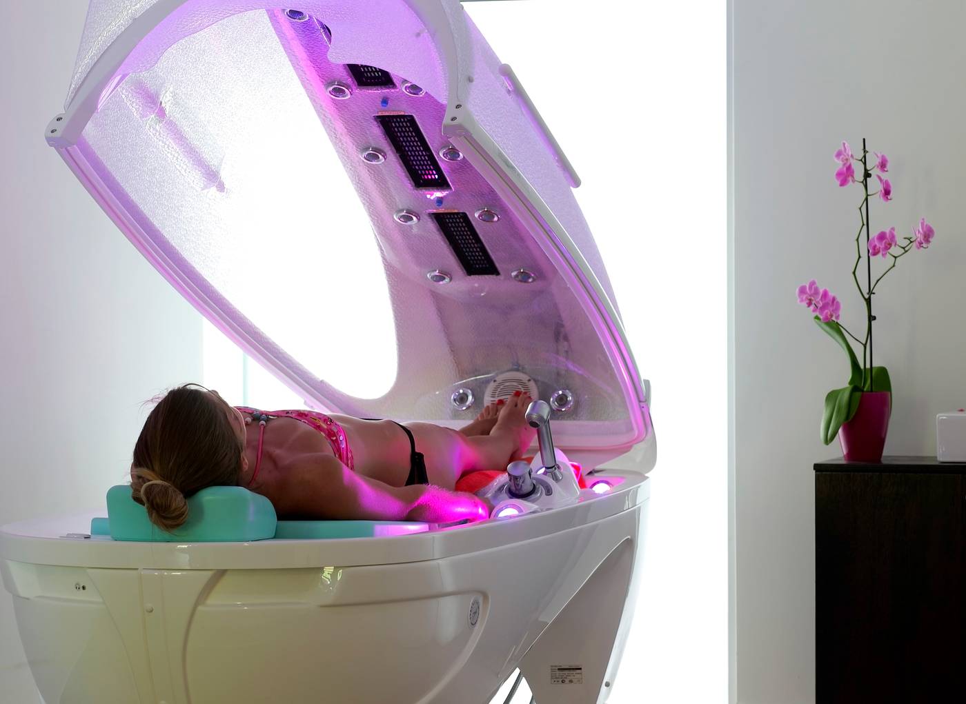 Macaris-Suites-and-Spa-Sports-and-Entertainment-43