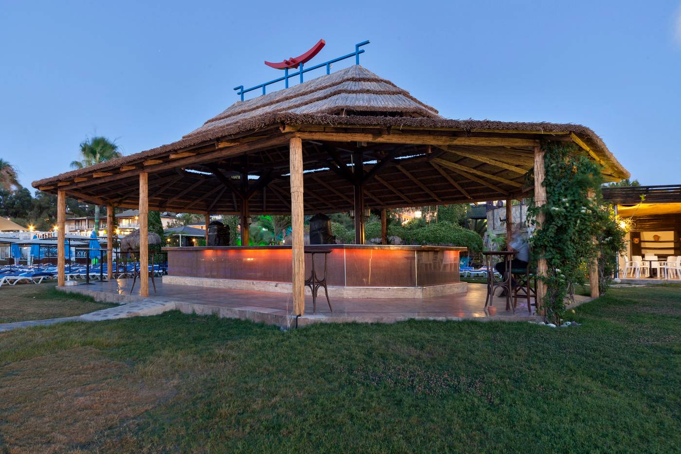 Golden-Age-Bar-9